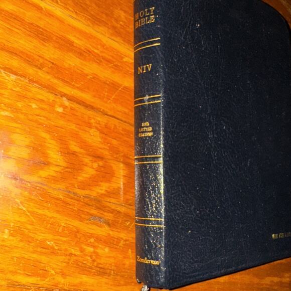 NIV Large Print Thinline Bible 1996 Black Bonded Leather Damaged Ribbon - Picture 3 of 15